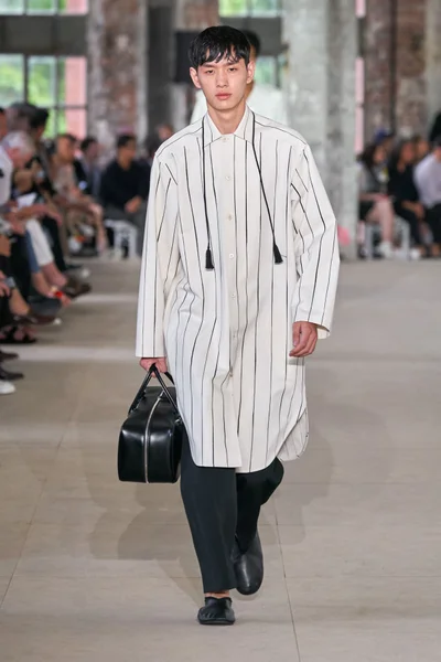 Look 29